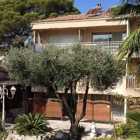 Les Famandiers Saint-Raphael (Var)